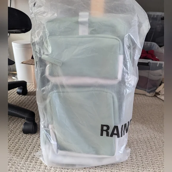 NWT Rains Trail Cargo Backpack, Green/Grey - Picture 3 of 4